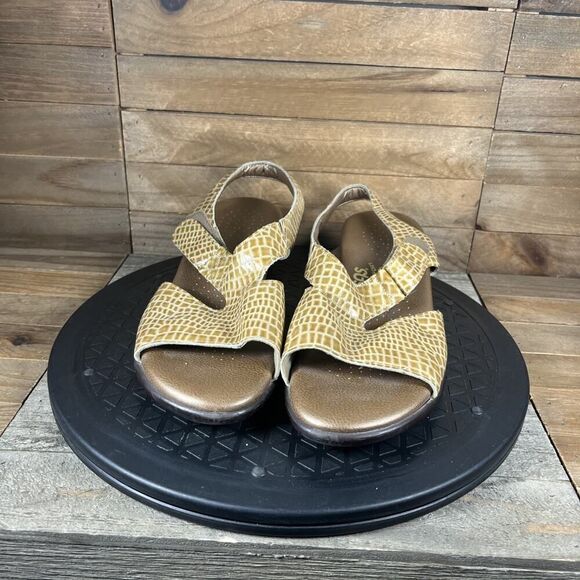 SAS Women's Size 8M Slingback Patent Leather Gold Block Low Heel Sandals Shoes - Picture 2 of 10